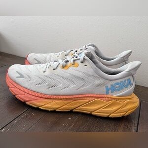 Hoka Arahi Womens Sneakers size 8